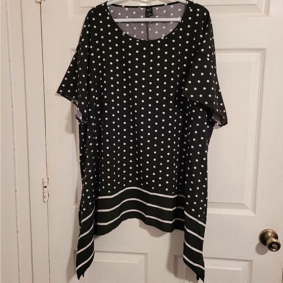 Emery Rose spotted shark bite hem top - Picture 1 of 5